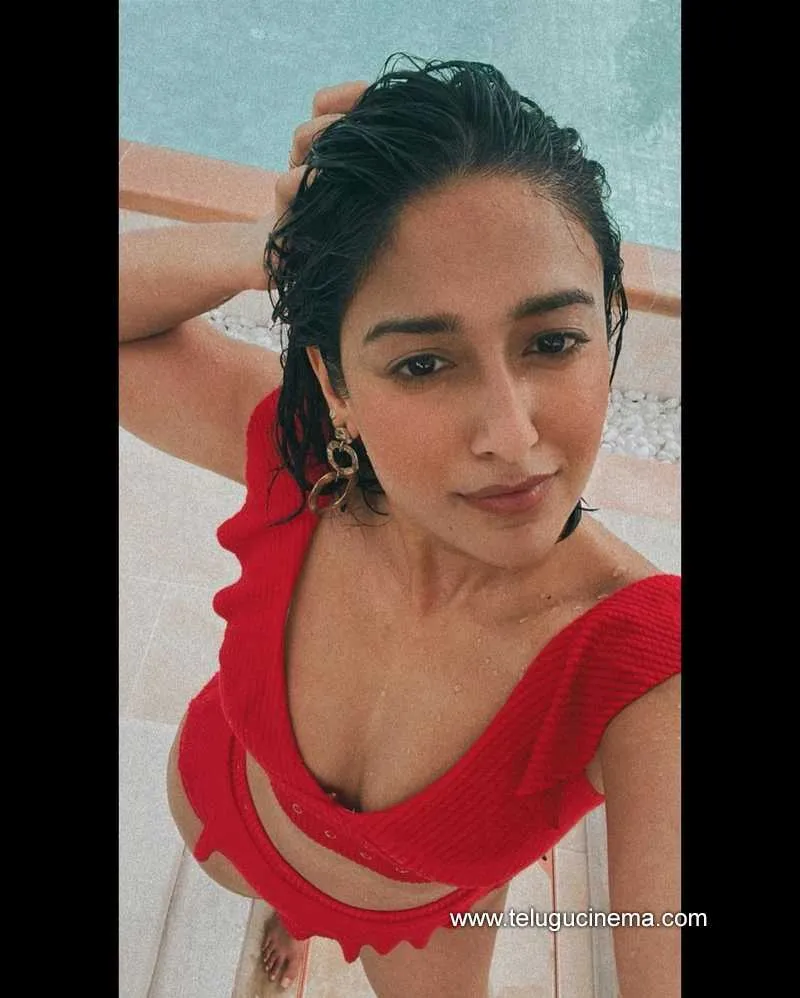Ileana Stills 011221 001