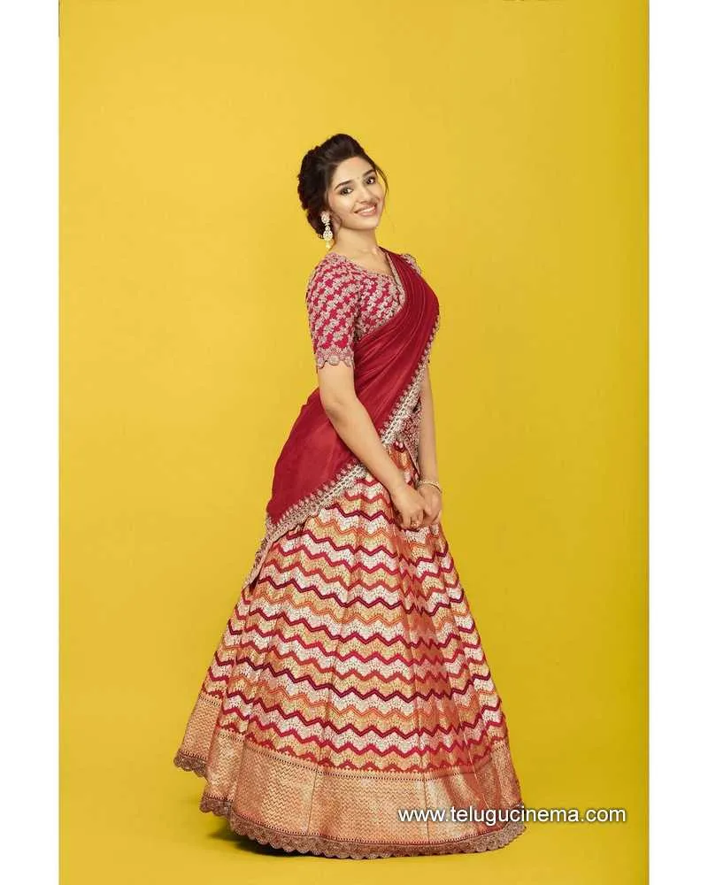 Kritishetty Stills 241221 002