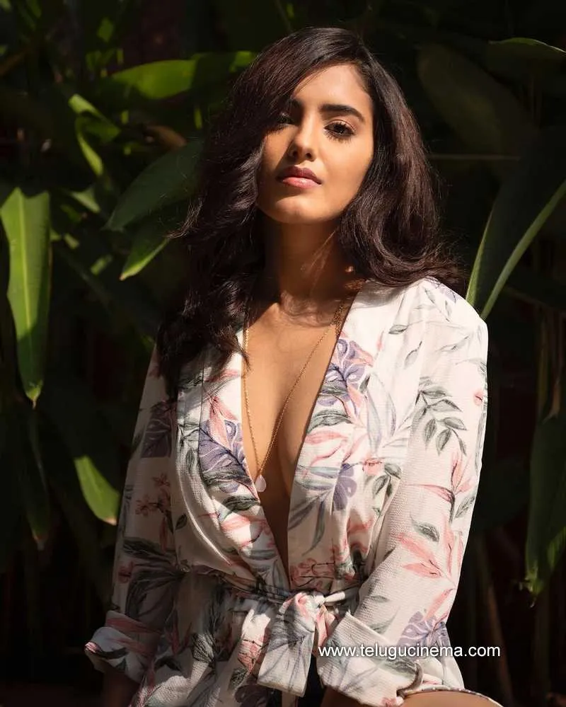 Malavika Stills 211221 001