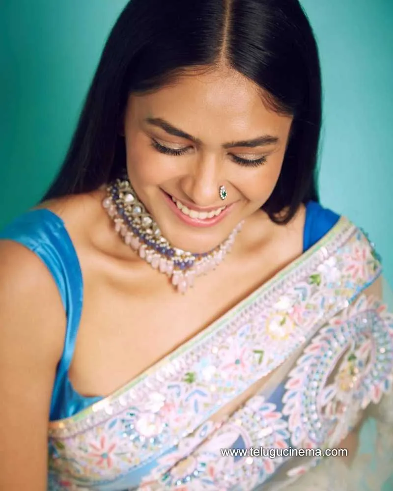 Mrunalthakur Stills 031221 006 1