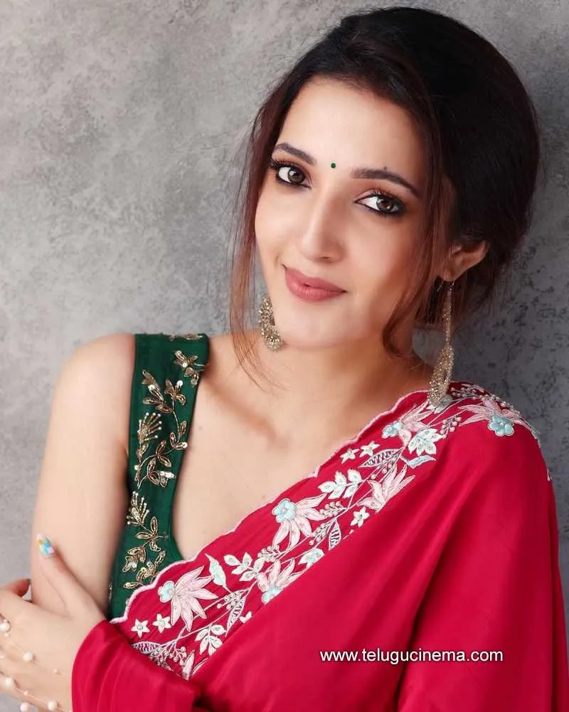 Nehashetty Stills 201221 001