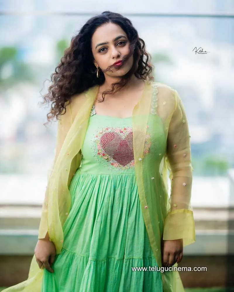 Nithaya Stills 151221 001