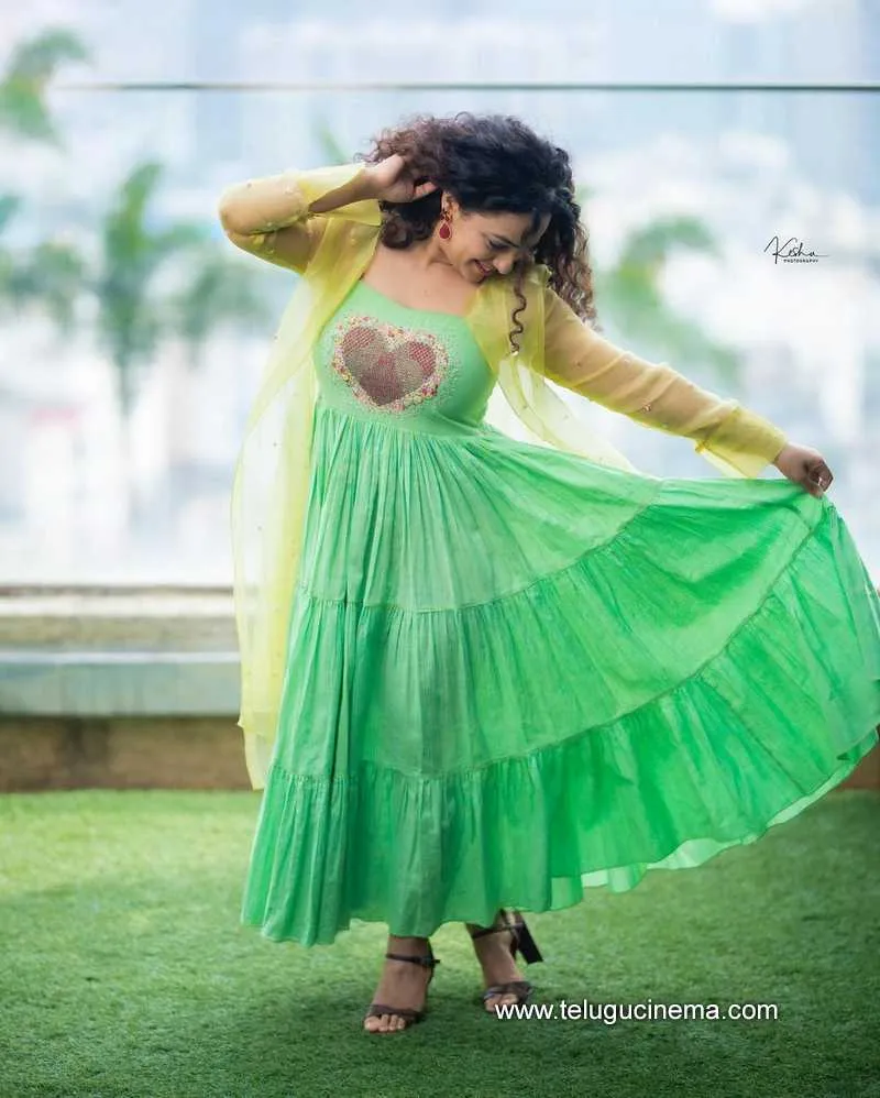 Nithaya Stills 151221 002
