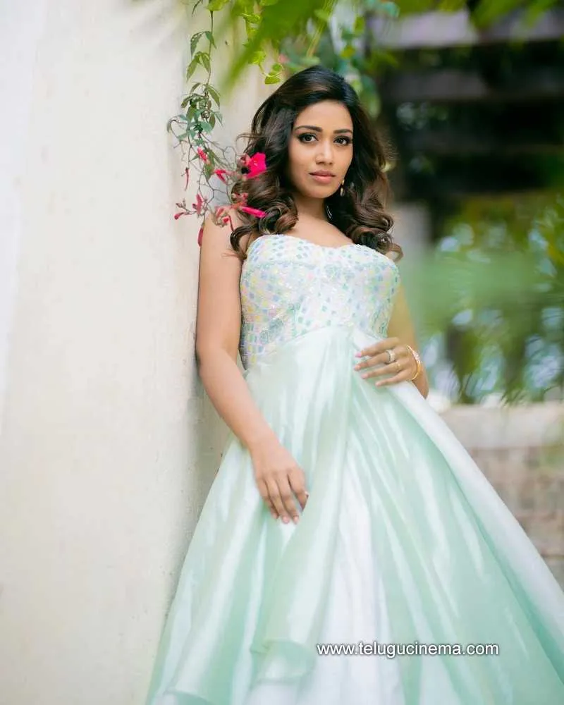 Nivetha Stills 051221 003