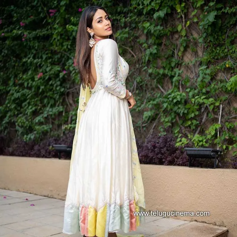 Nivetha Stills 211221 001 1