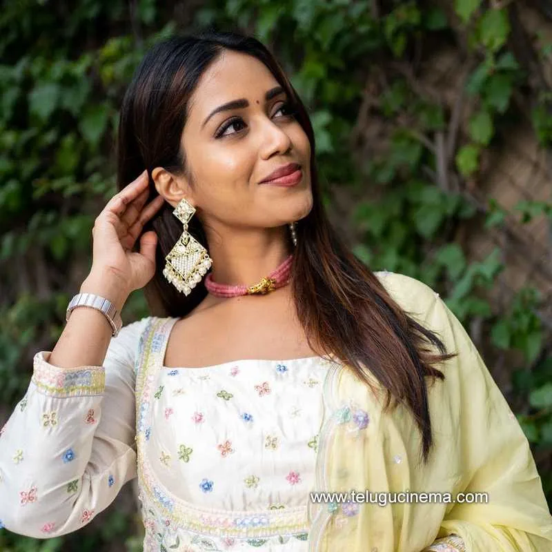Nivetha Stills 211221 002