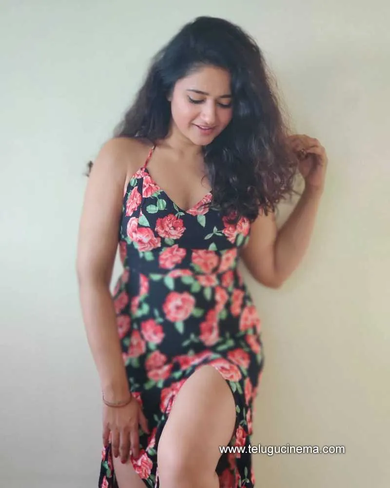 Poonam Stills 241221 001