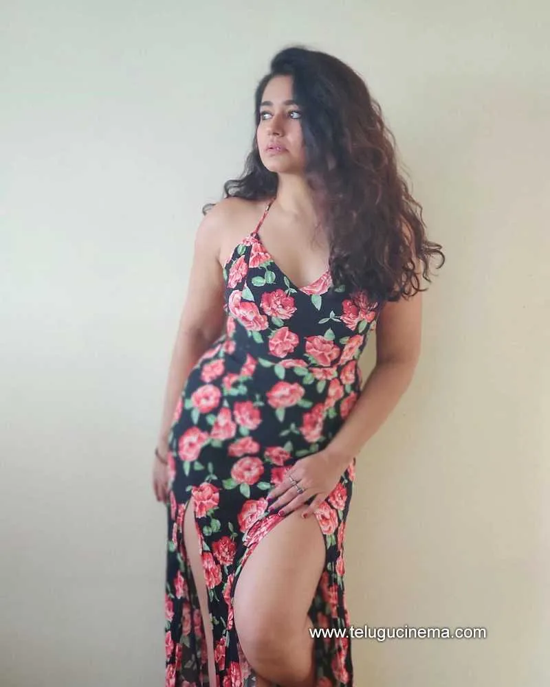 Poonam Stills 241221 005 1