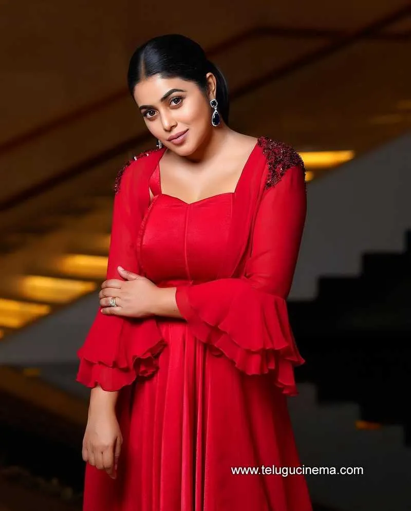 Poorna Stills 221221 003