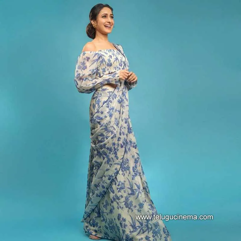 Pragya Stills 181221 001