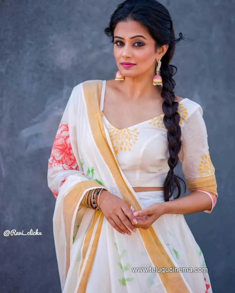 Priyamani Stills 291221 004