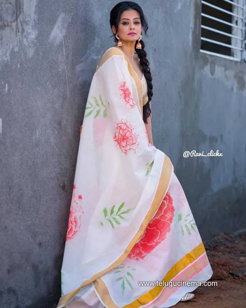 Priyamani Stills 291221 006