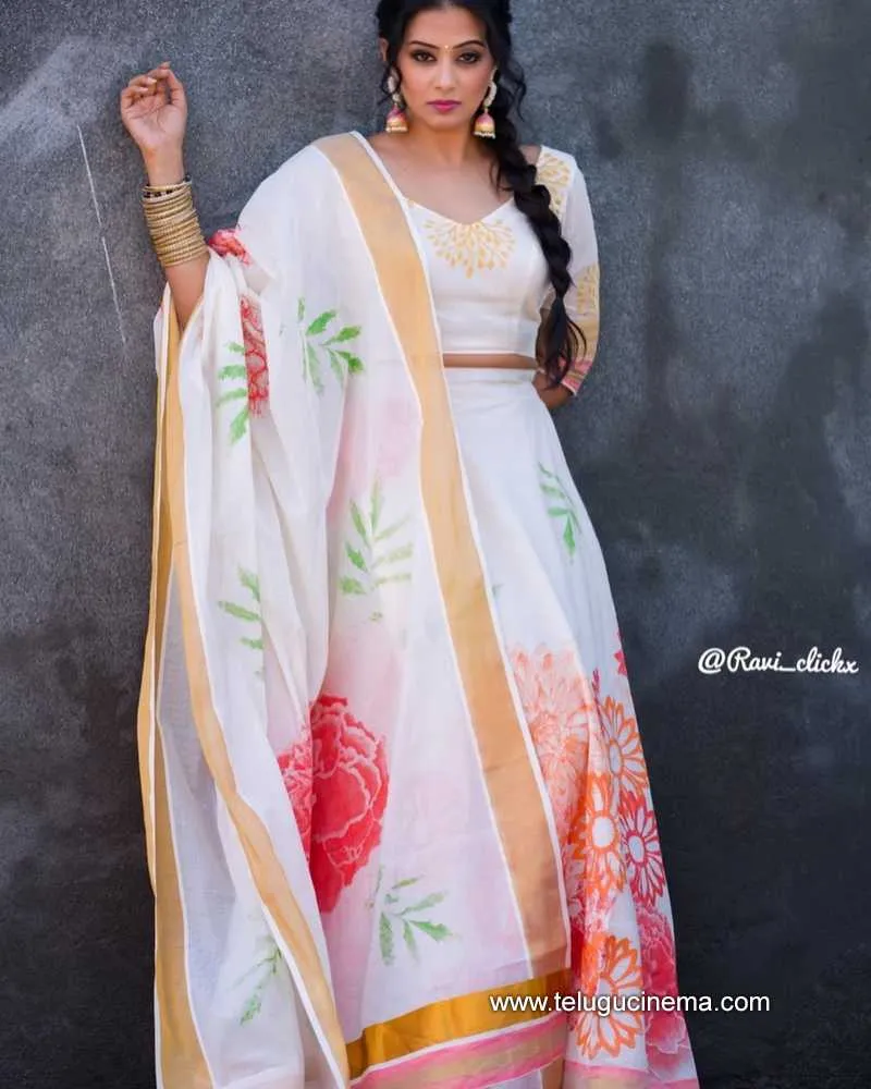 Priyamani Stills 291221 007