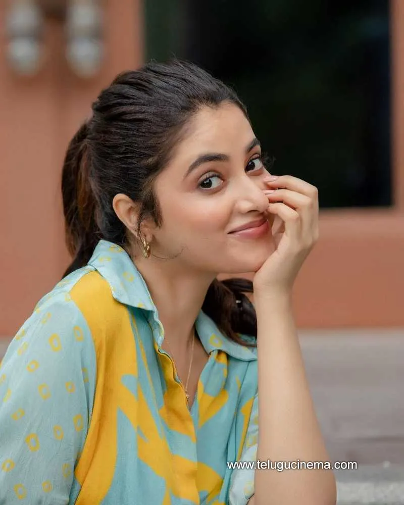 Priyanka Stills 151221 001
