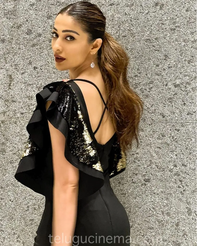 Raai Laxmiblack0