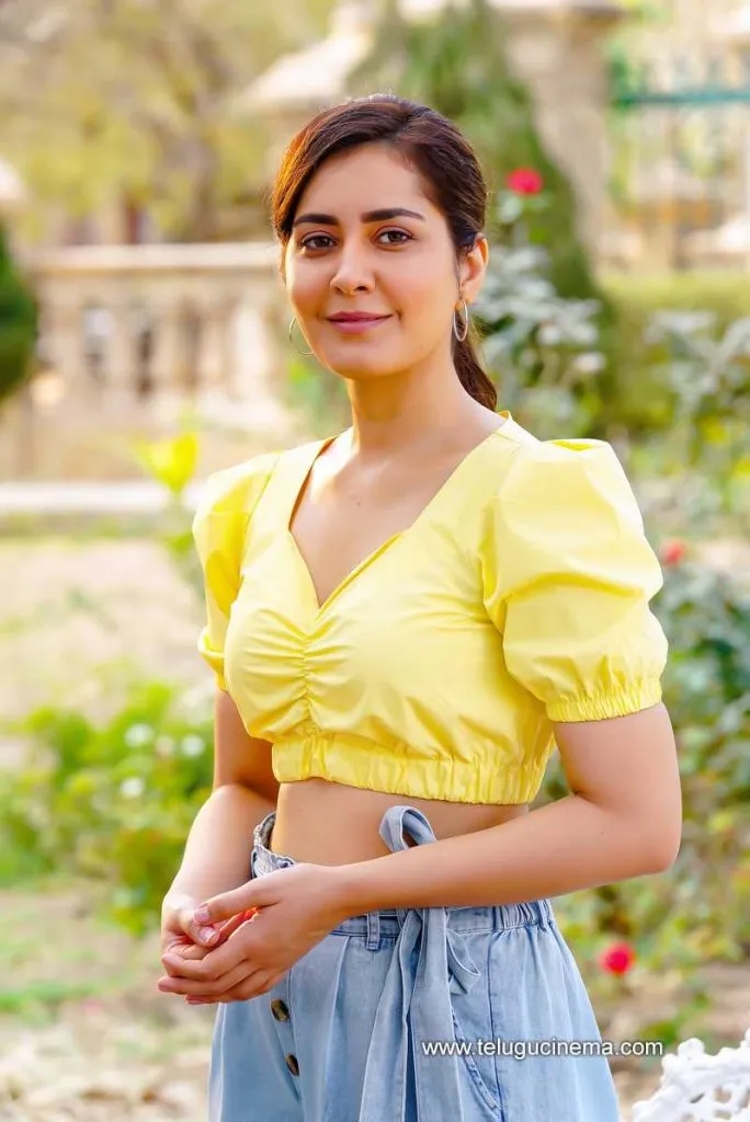 Raashikhanna Stills 291221 007
