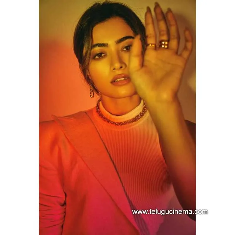 Rashmika Stills 291221 001
