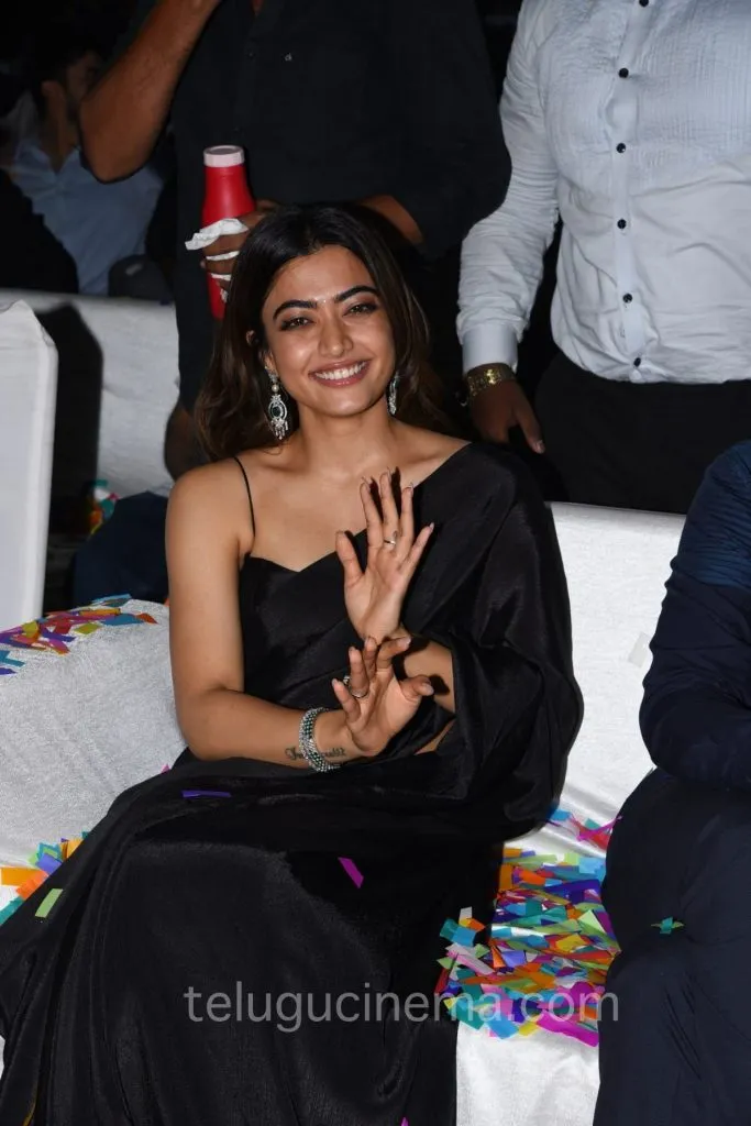 Rashmikapushpre4