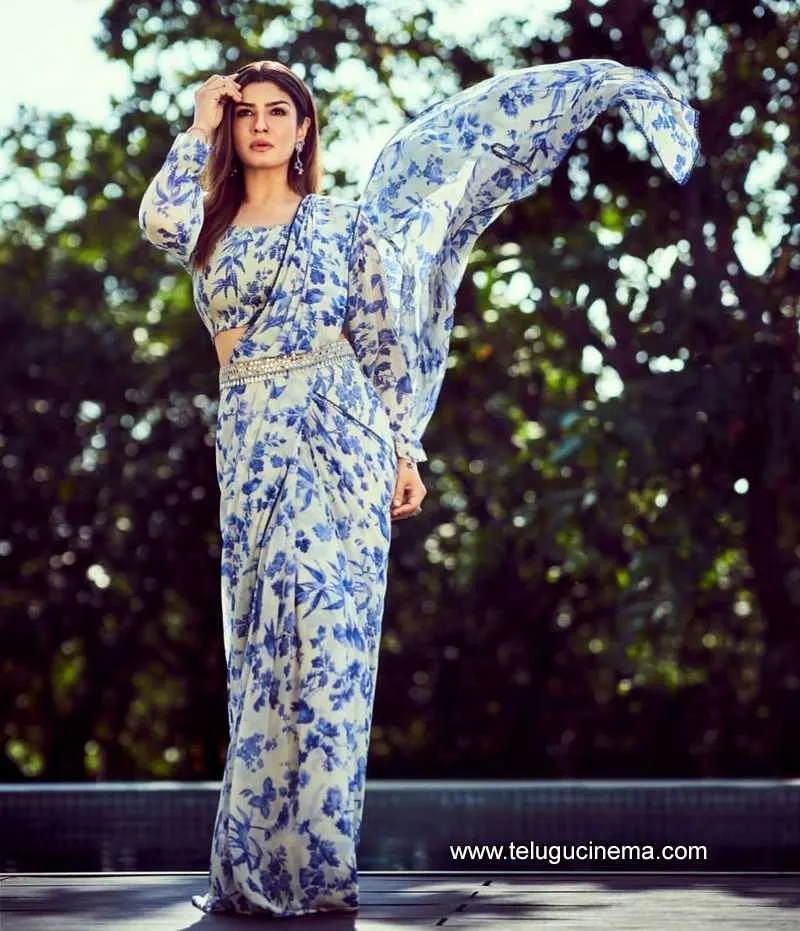 Raveena Stills 061221 004 1