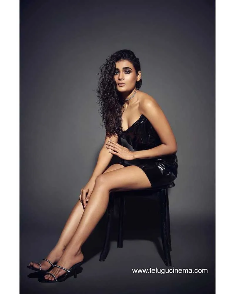 Shalinipanday Stills 281221 001
