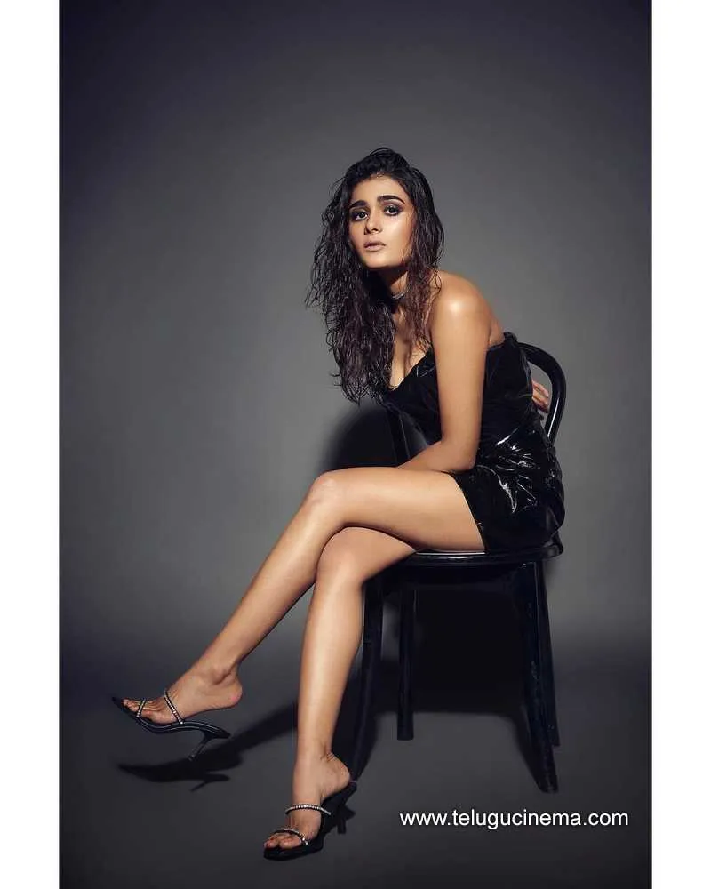 Shalinipanday Stills 281221 002