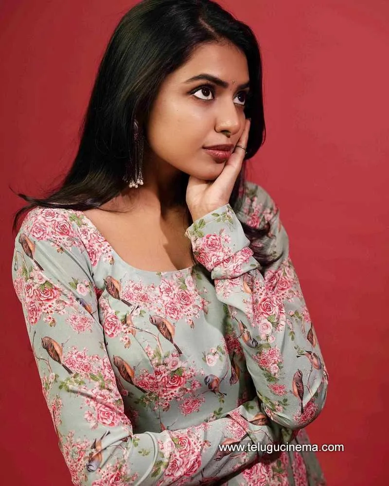 Shivani Stills 171221 001