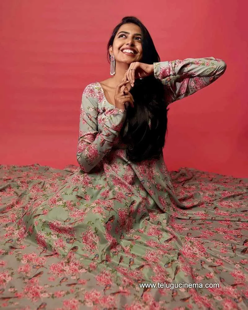 Shivani Stills 171221 007