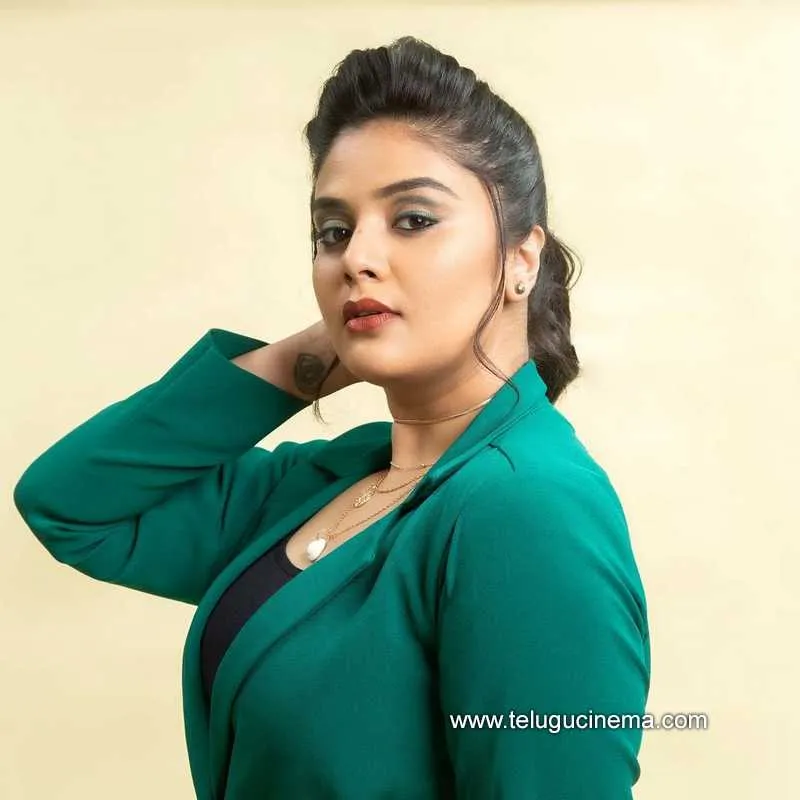 Sreemukhi Stills 241221 003