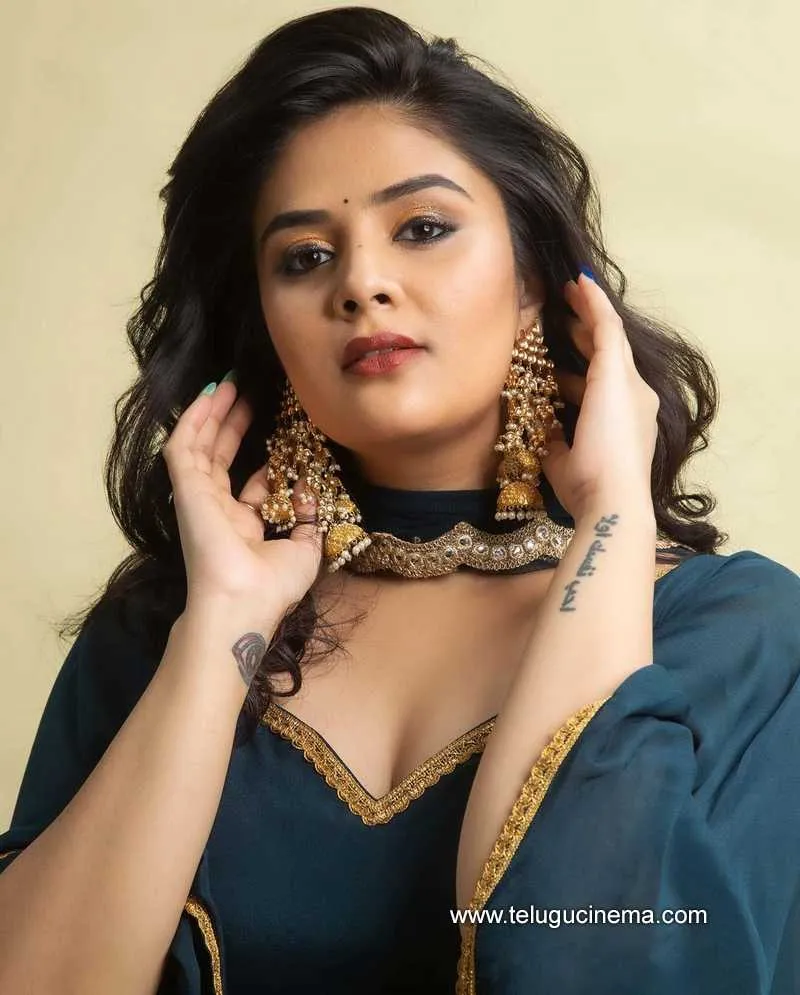 Sreemukhi Stills 251221 002