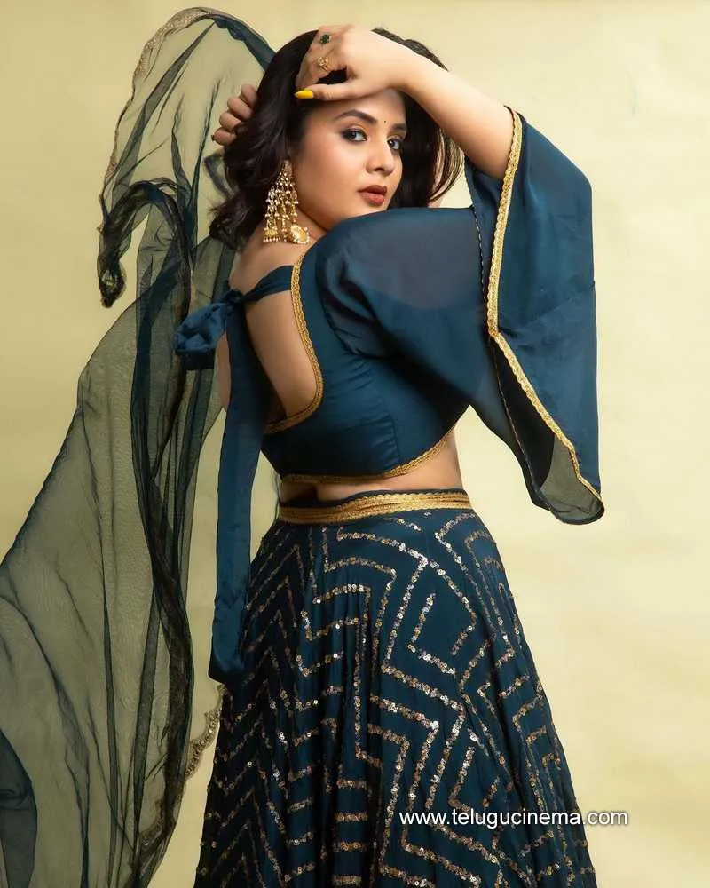 Sreemukhi Stills 251221 006