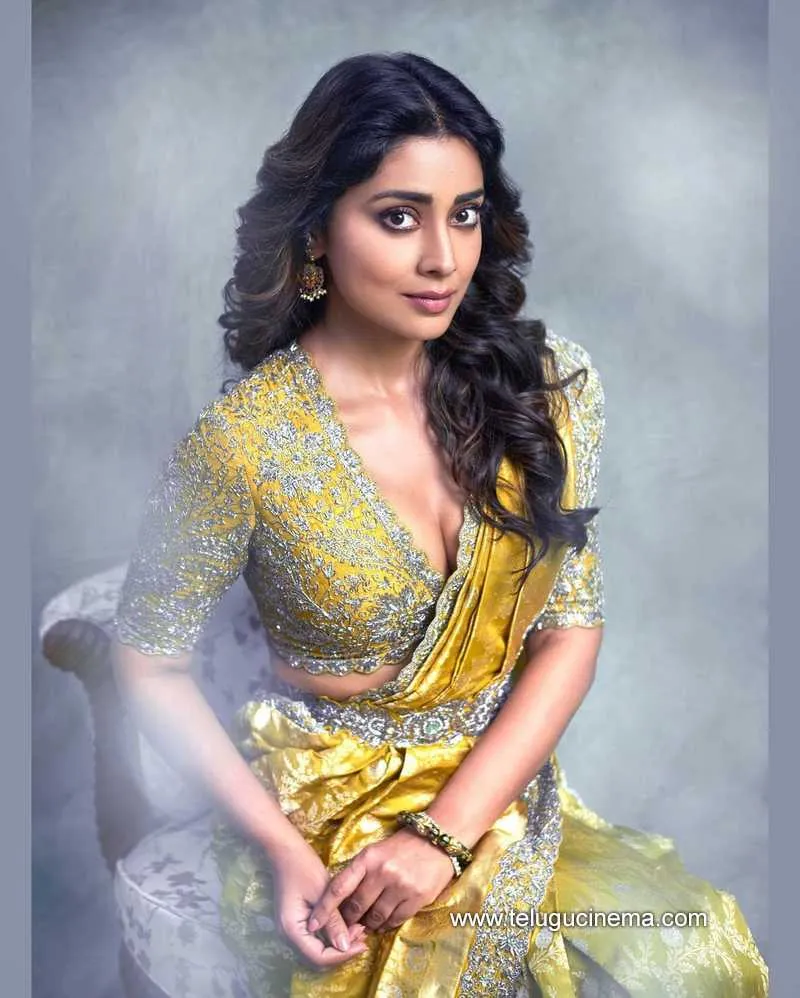 Sriyasaran Stills 211221 002