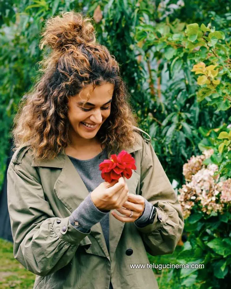 Tapsee Stills 181221 001