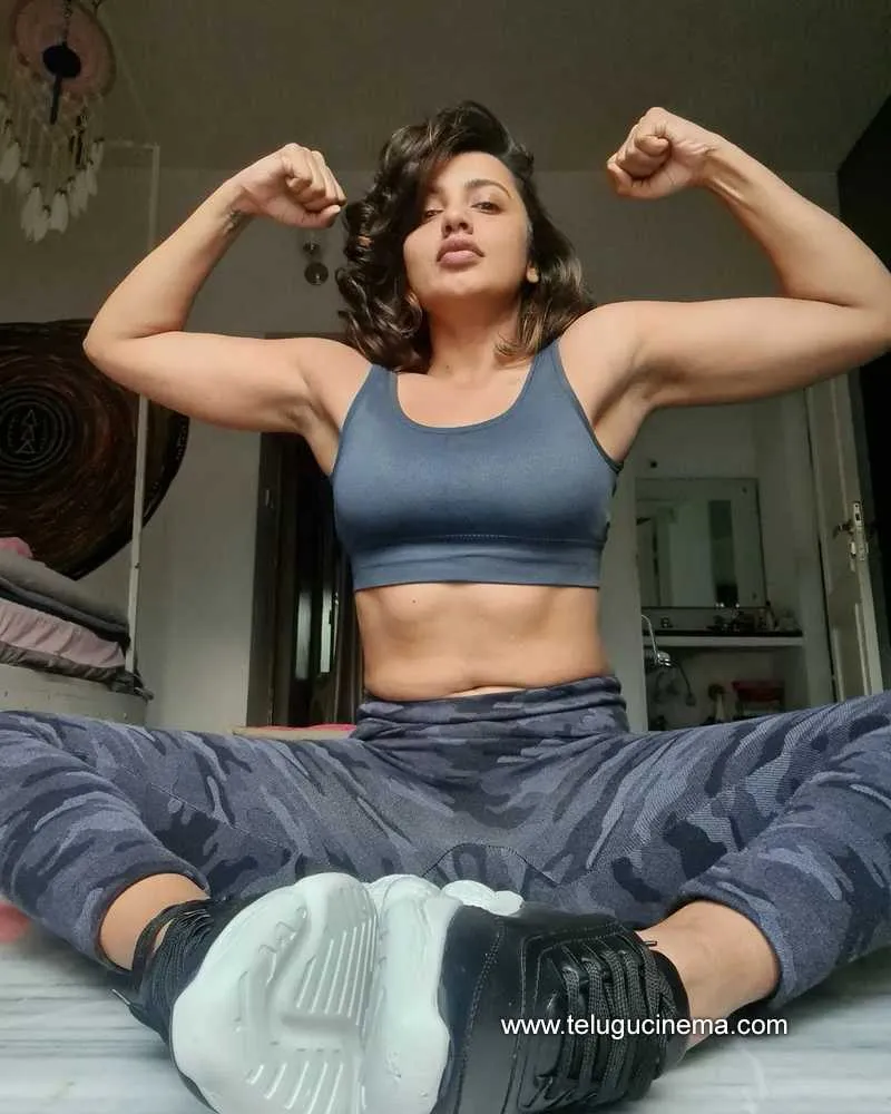 Tejaswi Stills 111221 004
