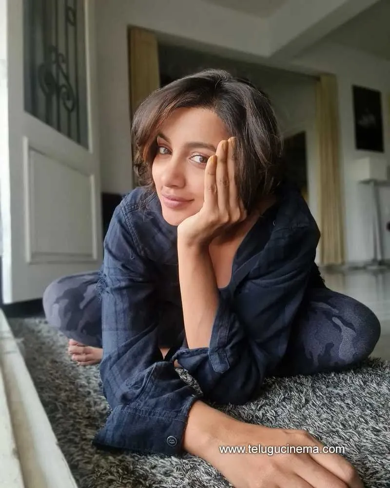 Tejaswi Stills 111221 007