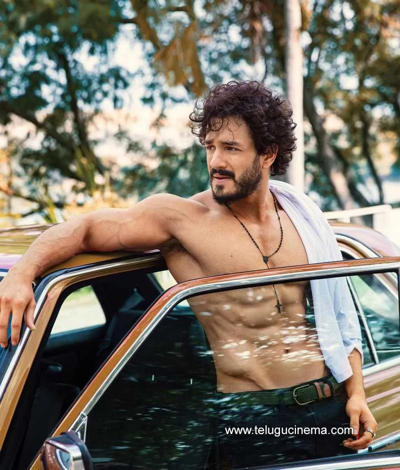 Akhil Stills 010122 001