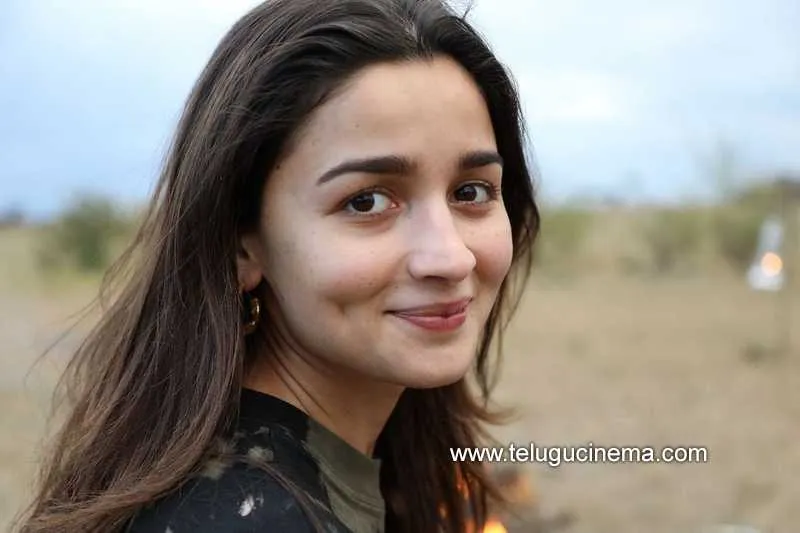 Aliabhatt Stills 060122 002