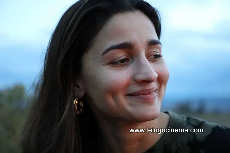 Aliabhatt Stills 060122 004