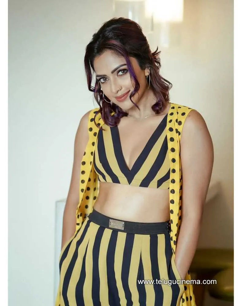 Amalapaul Stills 130122 001