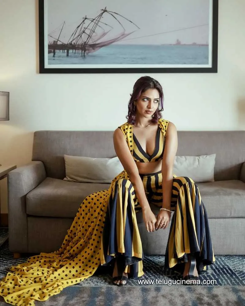 Amalapaul Stills 130122 011