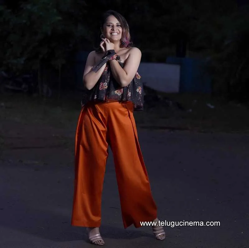 Anasuya Stills 100122 001