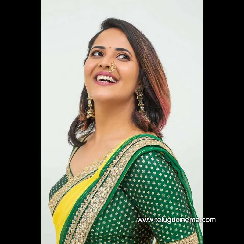 Anasuya Stills 130122 001