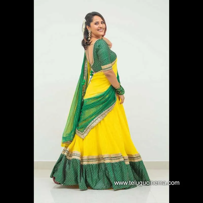 Anasuya Stills 130122 005