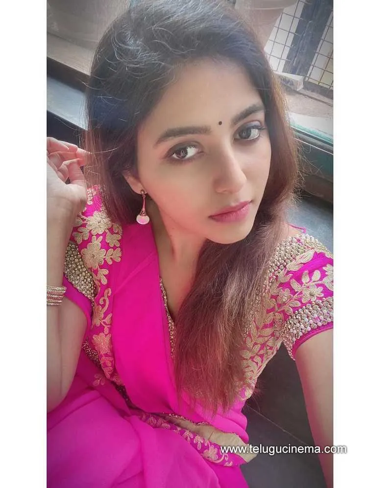 Anjali Stills 040122 001