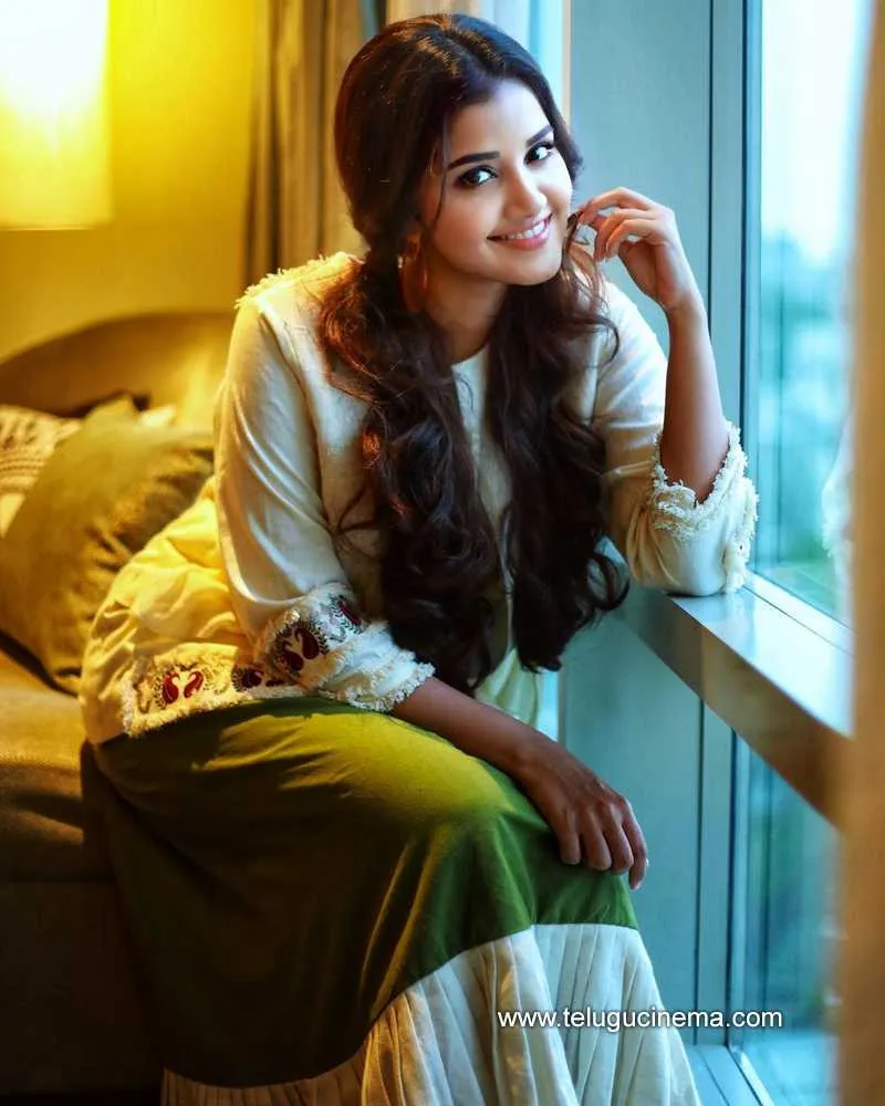 Anupama Stills 110122 001