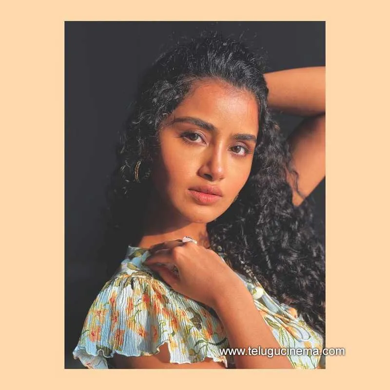 Anupamaparameshwaran Stills 100122 003