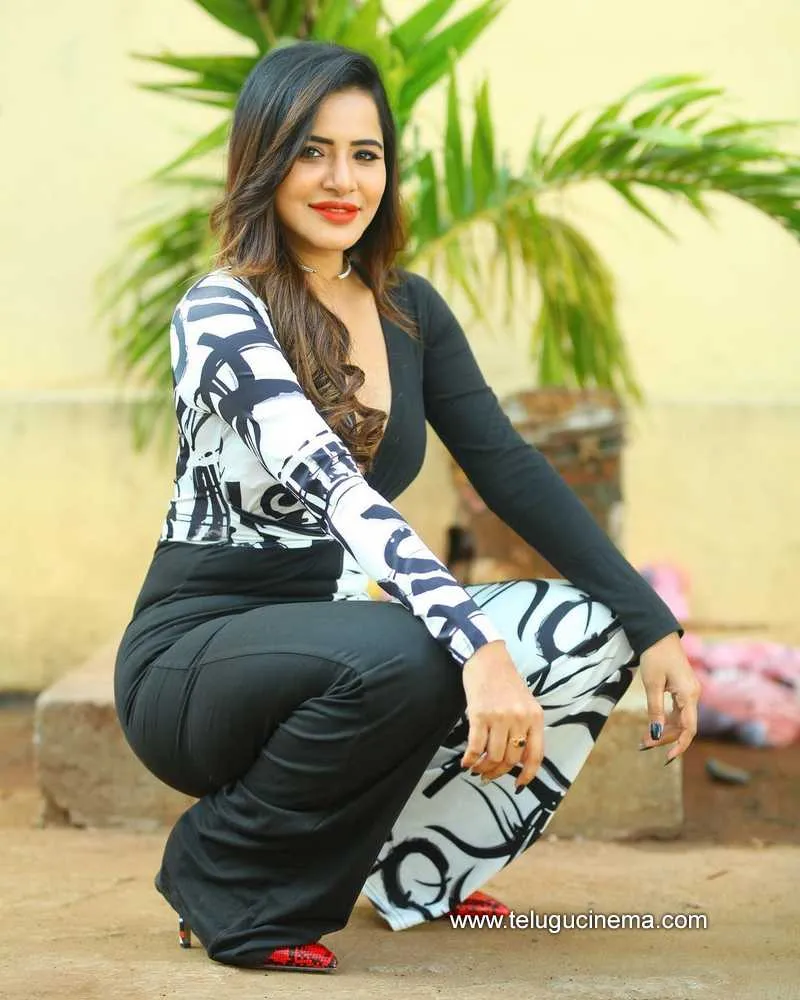 Ashureddy Stills 030122 006