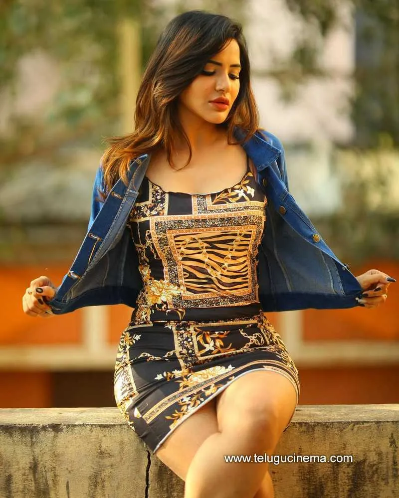 Ashureddy Stills 120122 001