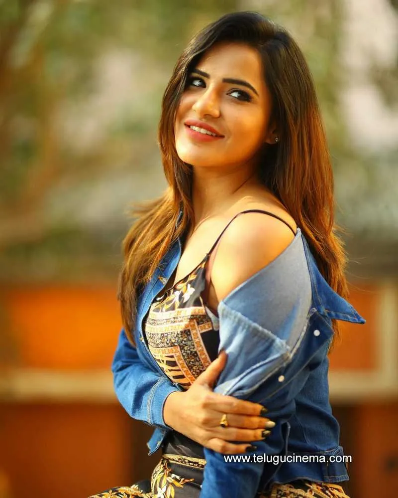 Ashureddy Stills 120122 007