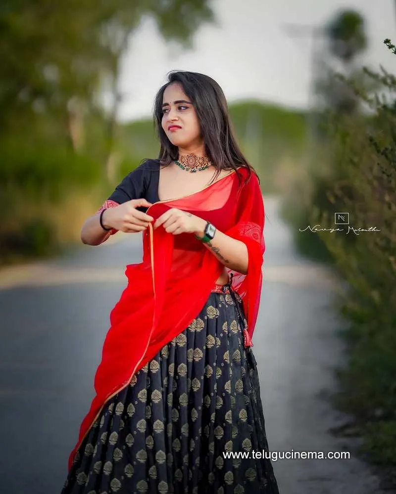 Deepthisunaina Stills 190122 002