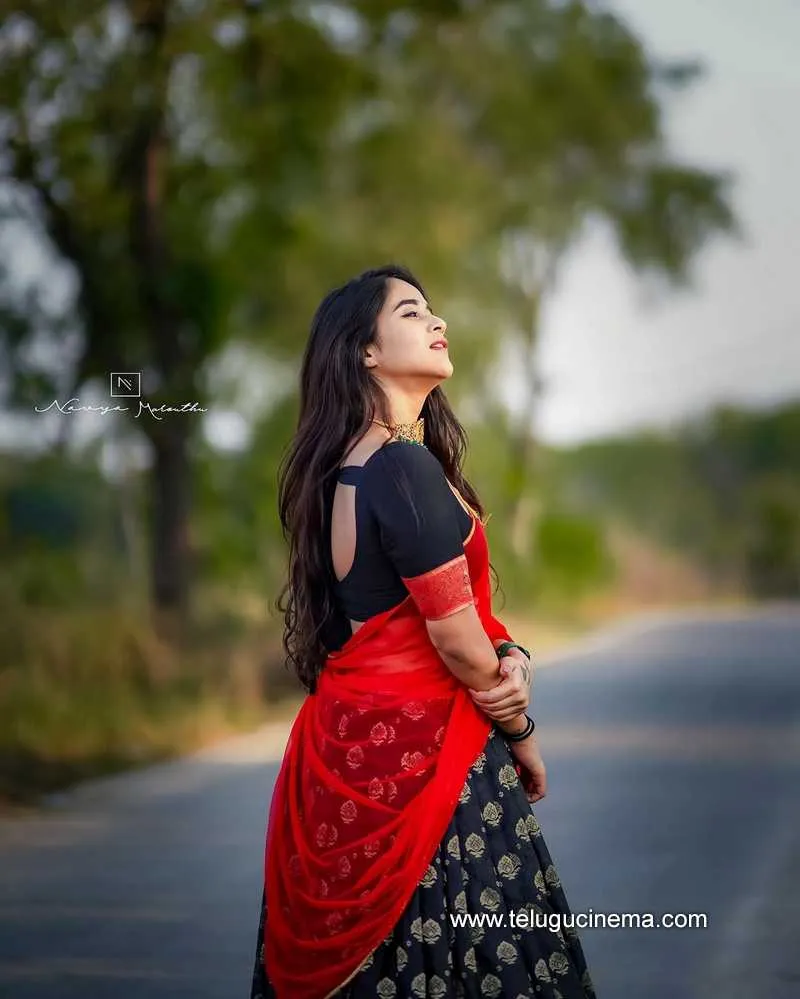 Deepthisunaina Stills 190122 004